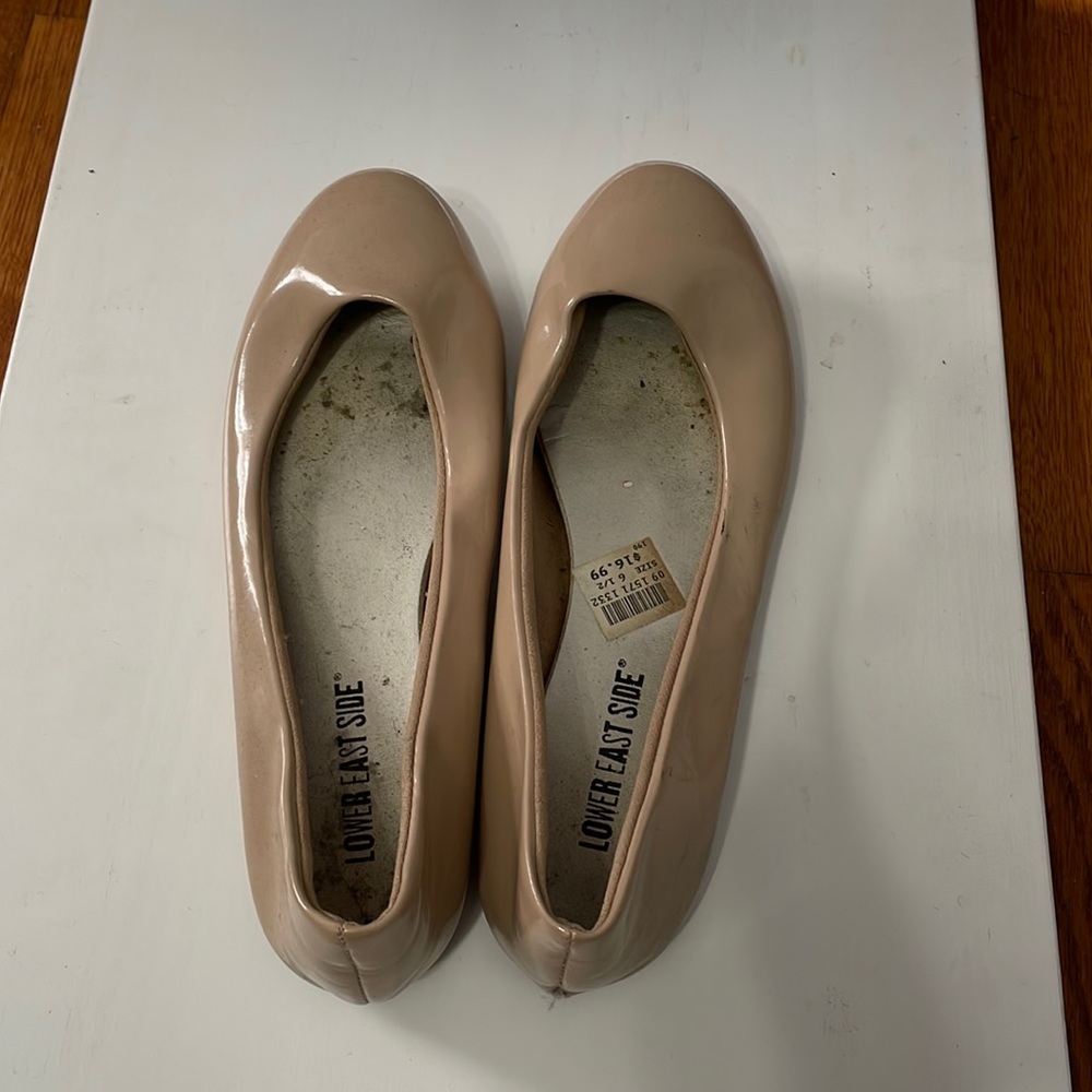 Nude flats